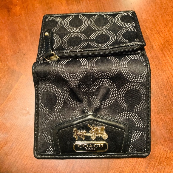 SOLD🌟Coach Wallet🌟 - Picture 4 of 9